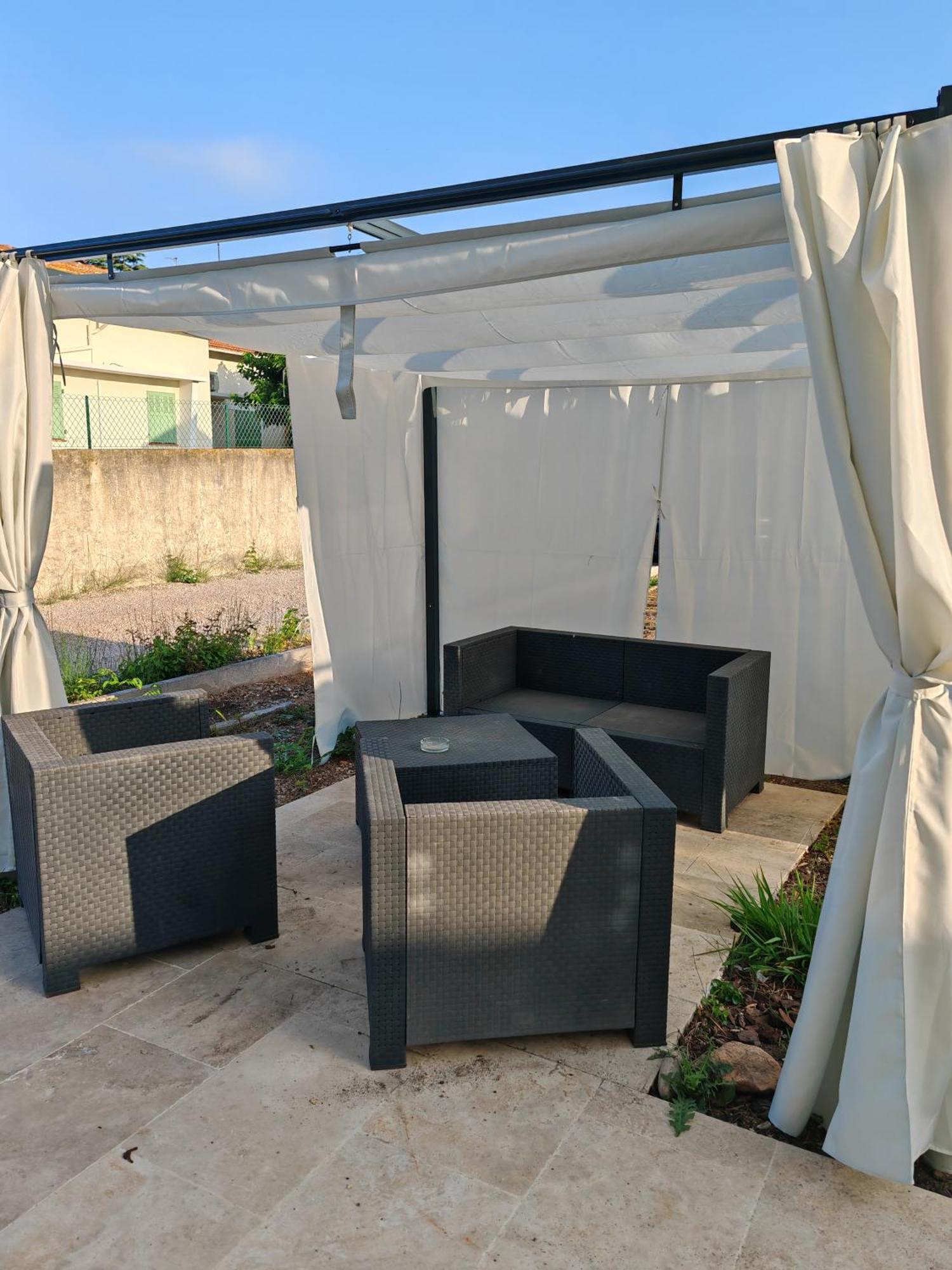 Appartement Climatise Golfe-Juan Plage Vallauris Phòng bức ảnh